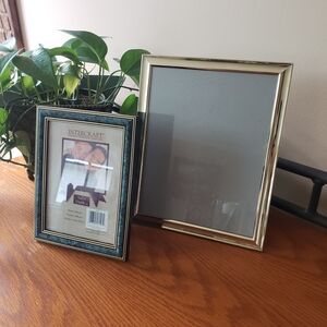 Silver 8x10 and Green/Black/Silver 5x7 Picture Frame Set (2)